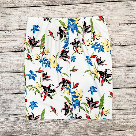 ELOQUII Neoprene Pencil Skirt - Picture 3 of 3